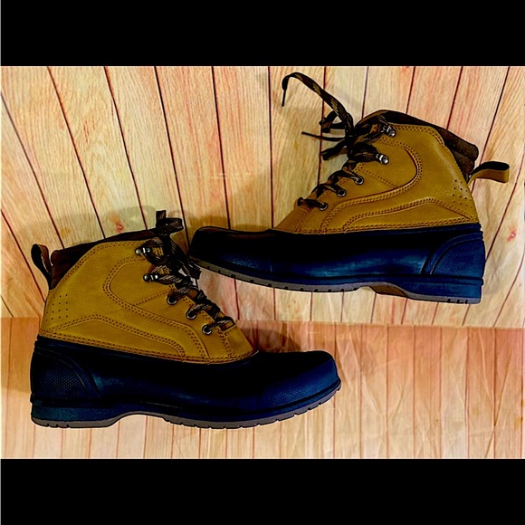 MAGELLAN BROWN BLACK OUTDOOR BOOTS HIKING HUNTING RUGGED RUBBER SOLE  DUCK NEW 8 - Picture 1 of 7